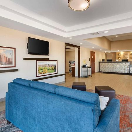 Comfort Inn Airport Manchester Esterno foto