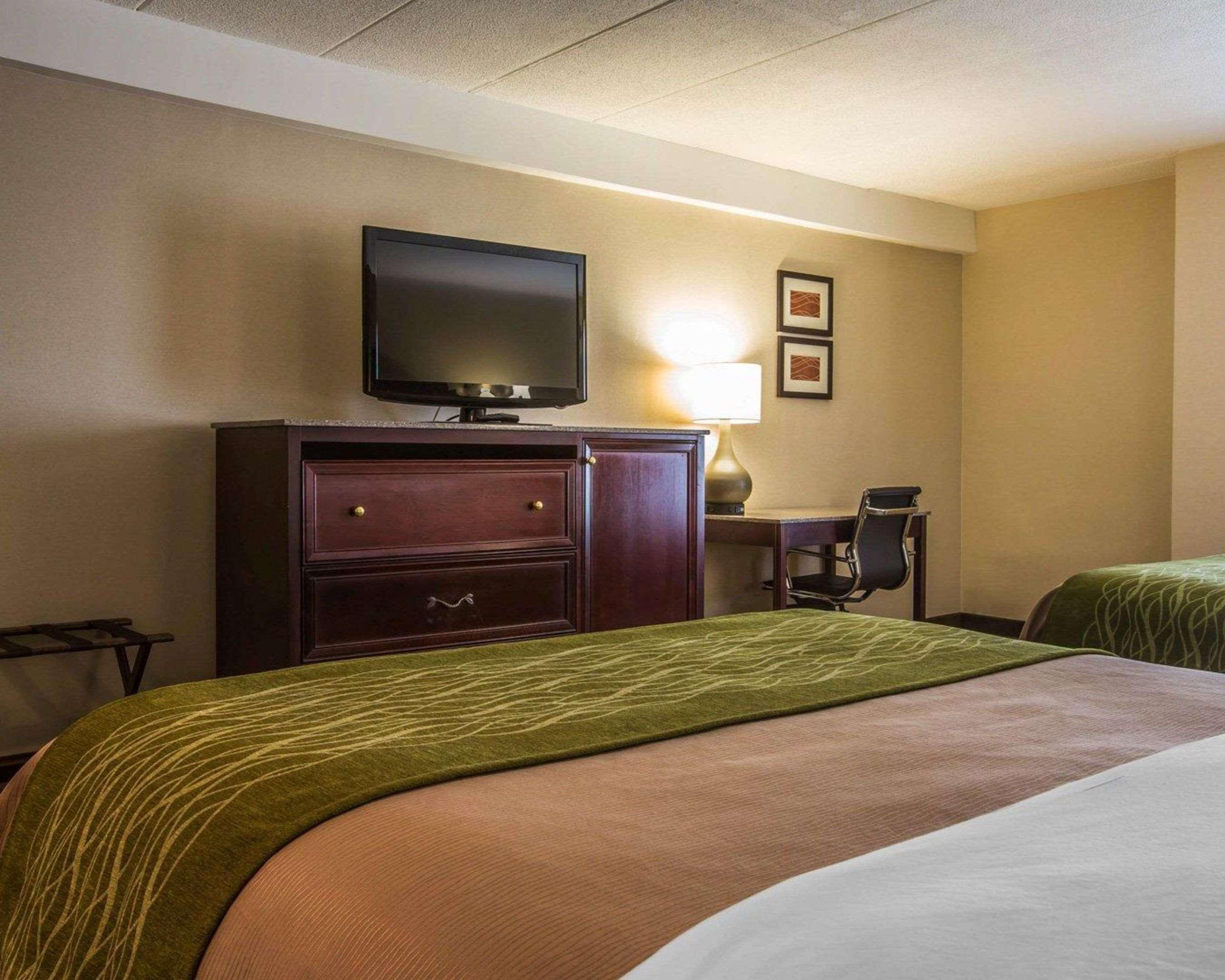 Comfort Inn Airport Manchester Esterno foto