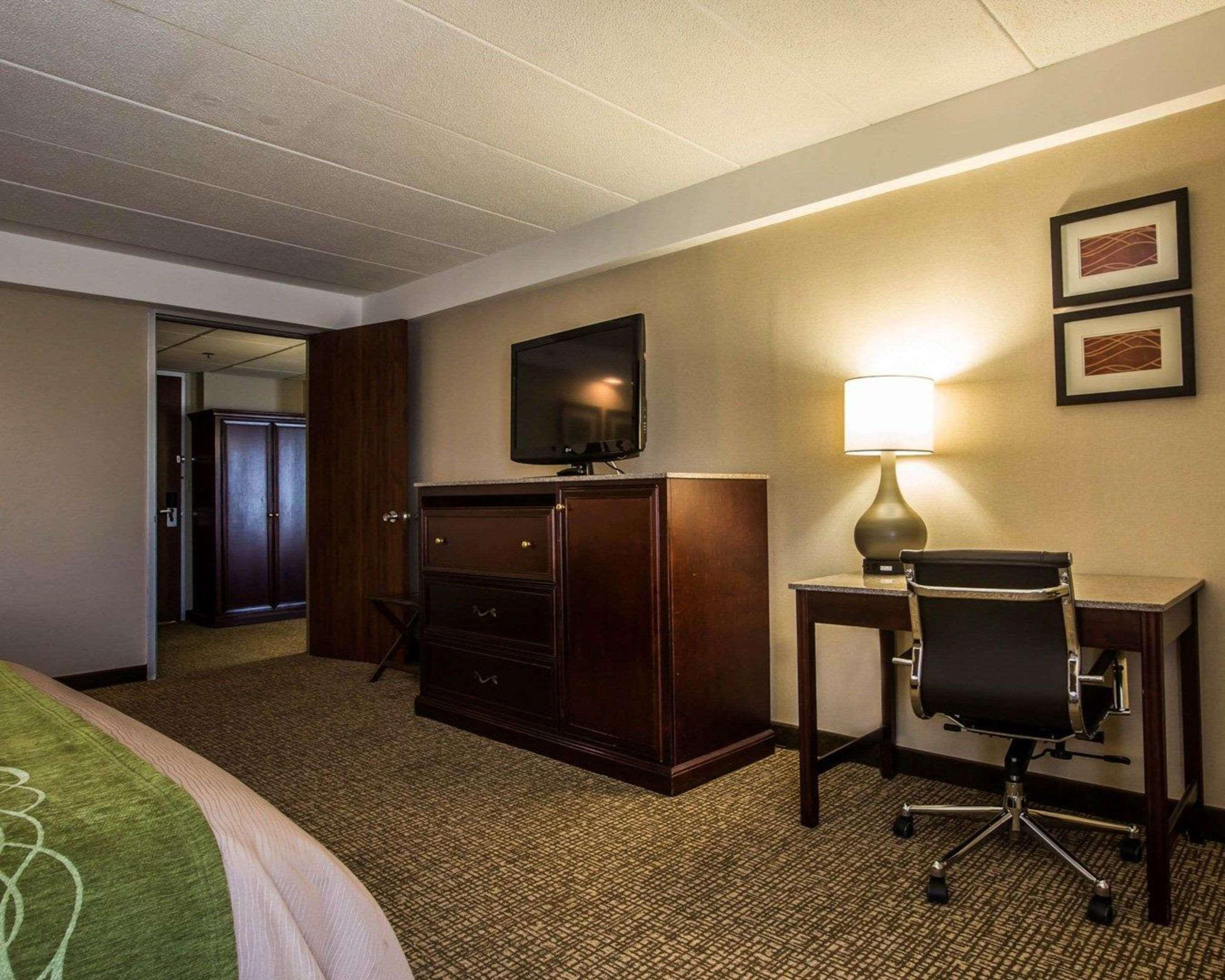 Comfort Inn Airport Manchester Esterno foto