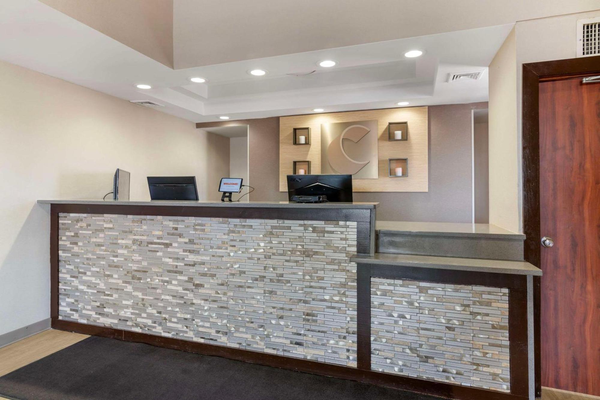 Comfort Inn Airport Manchester Esterno foto