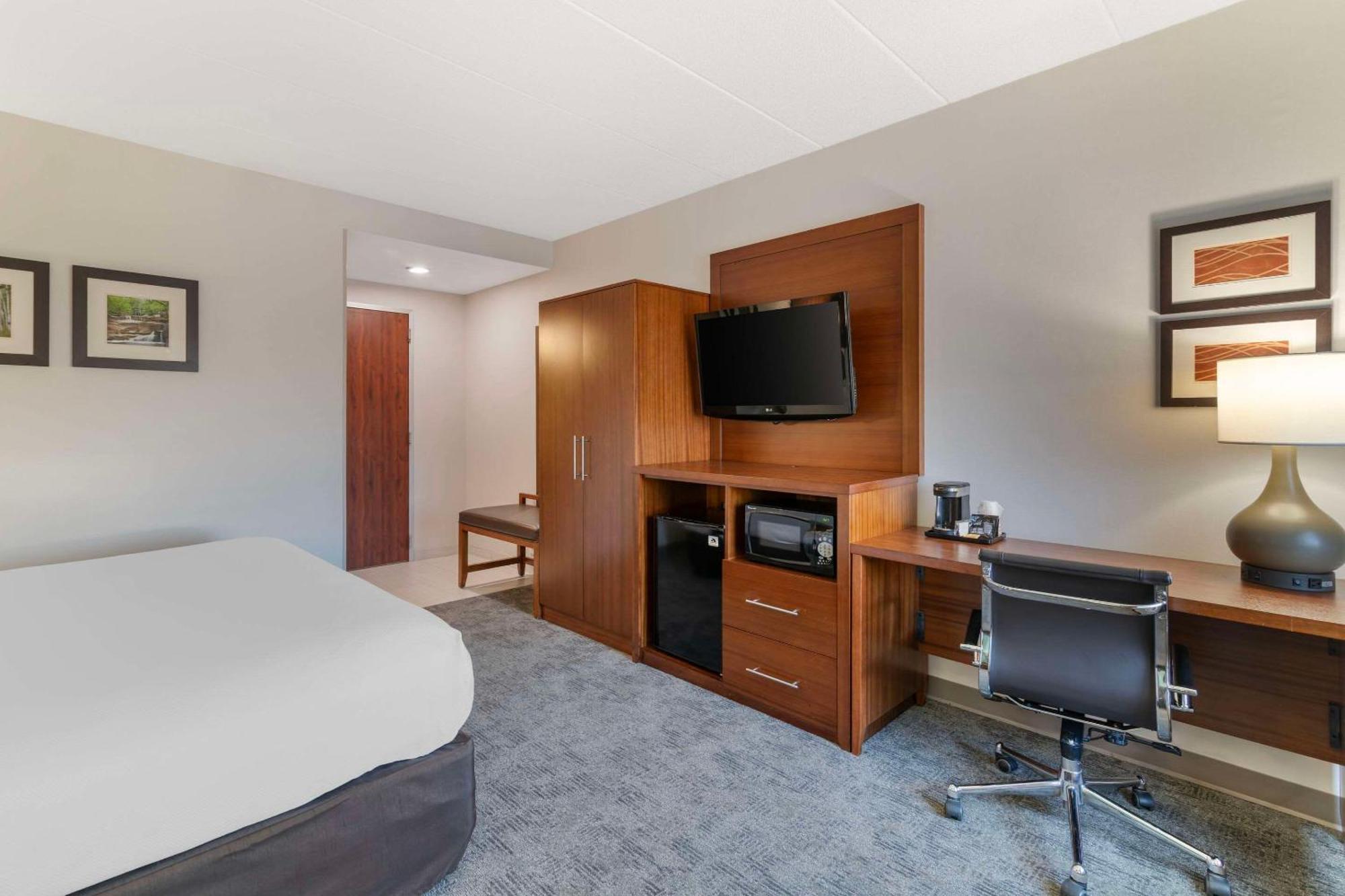 Comfort Inn Airport Manchester Esterno foto